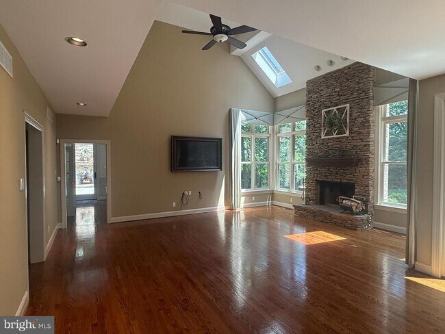Building Photo - 1714 Hickory Hill Rd