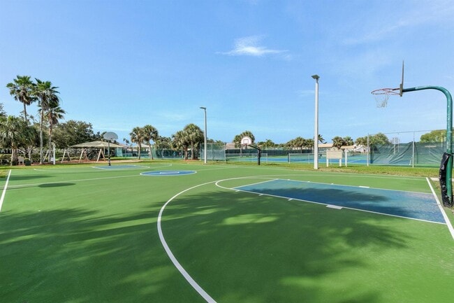 Building Photo - 352 King Fisher Dr