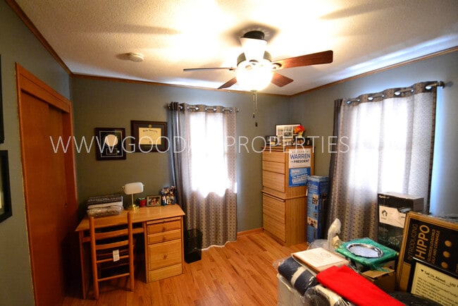 Building Photo - 3 Bedroom 2 bath Ranch home in Urbandale with a fenced in yard