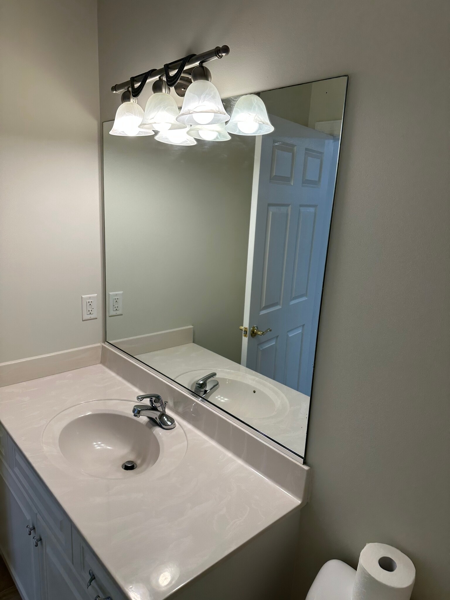 Building Photo - 6935 Old Valley School Rd