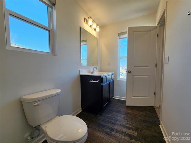 Building Photo - 150 Pin Oak Ct
