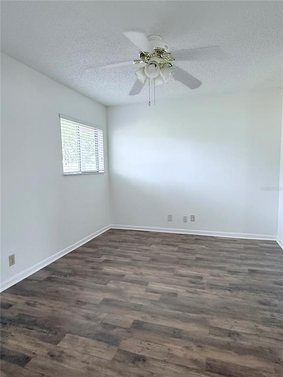 Building Photo - 8608 Lake Isle Dr