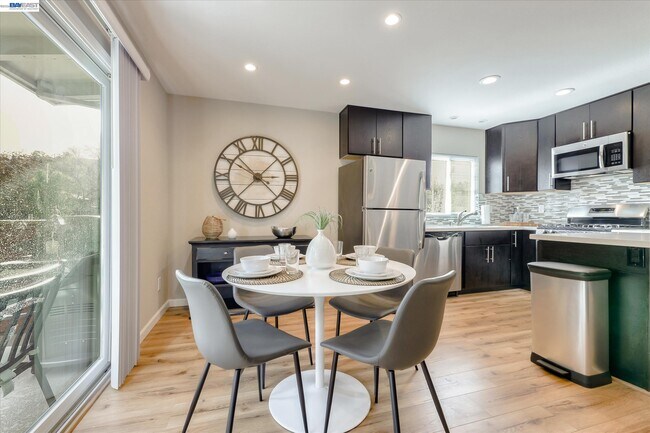 Building Photo - 50 Casa Maria Ct