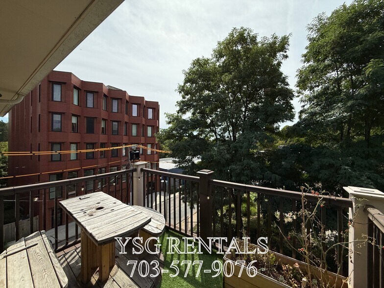 Building Photo - 2 Alleghany St