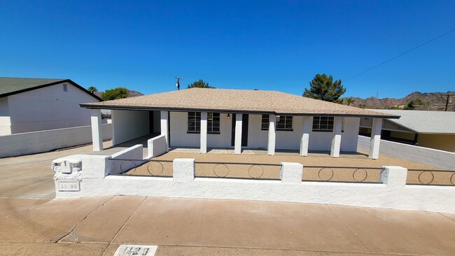 Primary Photo - Fully Remodeled Home in North Phoenix – Mo...