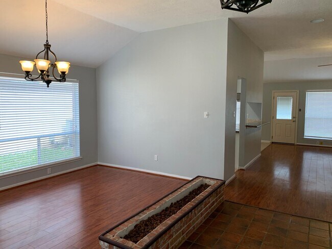 Building Photo - 3111 Lazy Brook Dr