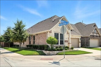 Building Photo - 2284 Bower Ln