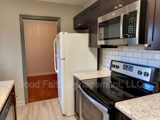 Building Photo - 3105 Old Louisville Rd