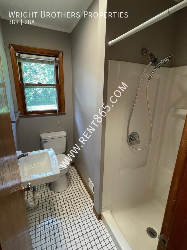 Building Photo - 4709 Lonas Dr