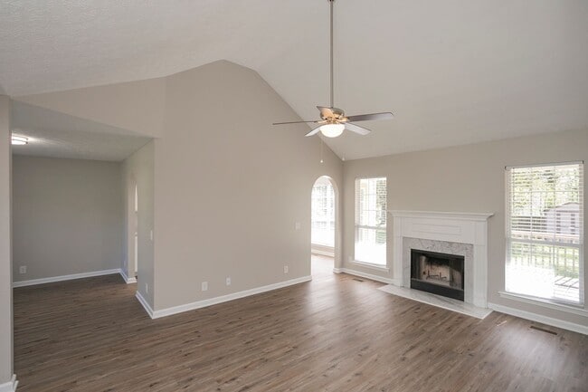 Building Photo - 112 Heritage Dr