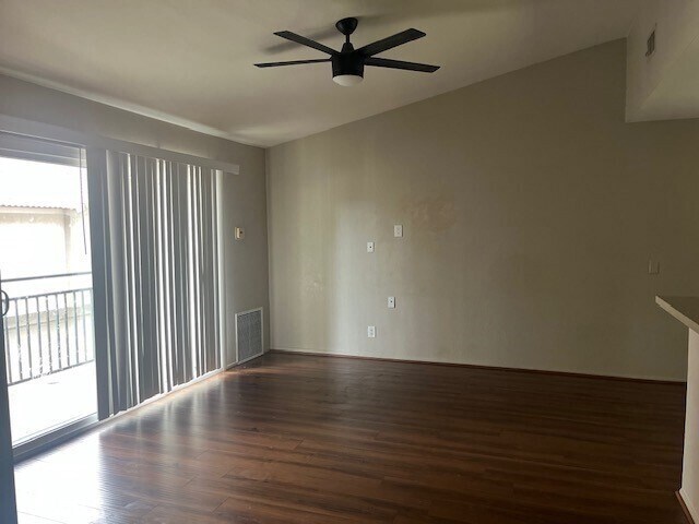 Building Photo - 74606 Driftwood Dr