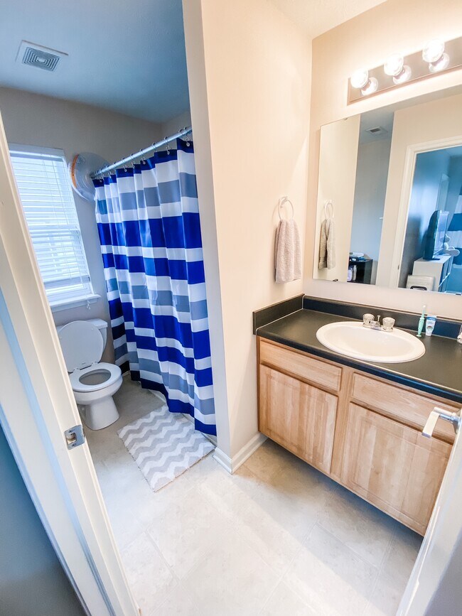 Full Bath - 2525 Central Ave