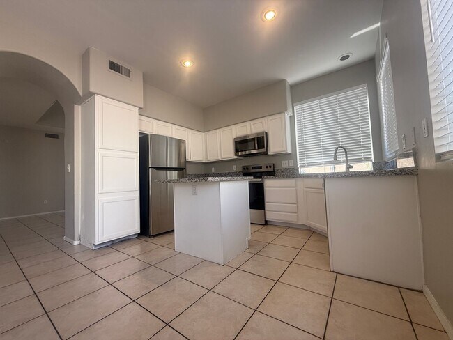Building Photo - 2110 E Saltsage Dr