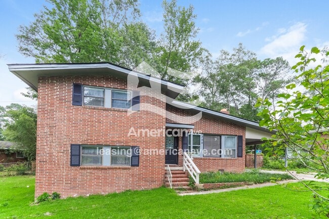 Building Photo - 300 Clairmont Dr