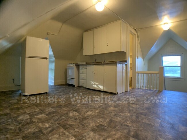 Building Photo - 1071 23rd St