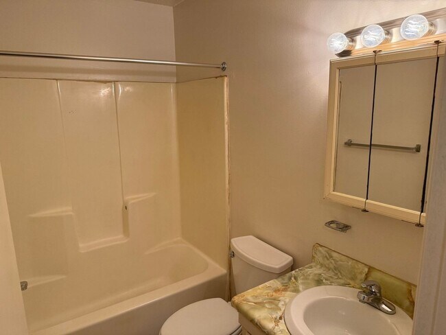 Building Photo - 4409 Bruhin Rd