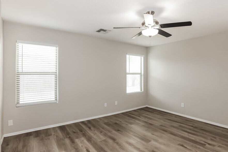 Building Photo - 3626 N 131st Dr