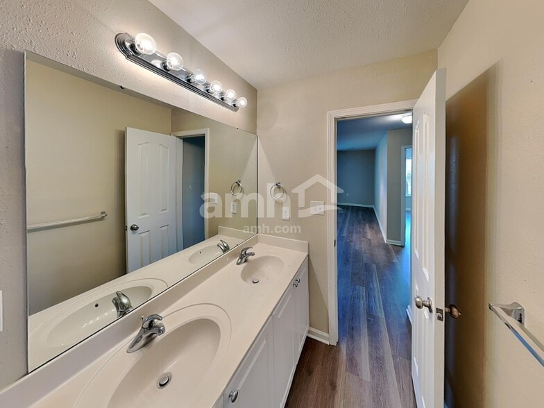 Building Photo - 13827 Allison Forest Trl