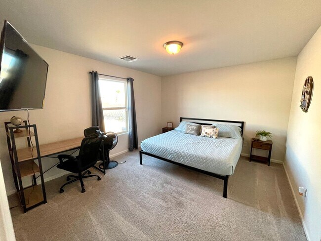 Building Photo - New 4 Bedroom Home in Bullhead City! AVAILABLE FURNISHED OR UNFURNISHED!