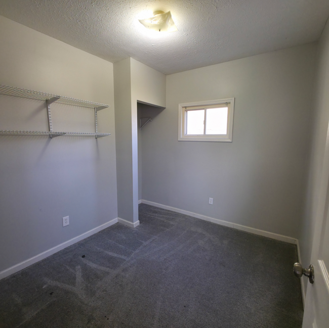 Building Photo - CLE 3 bed, 1 bath Single Family Home- Avai...