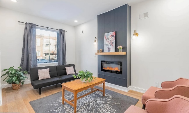 Building Photo - Snyder