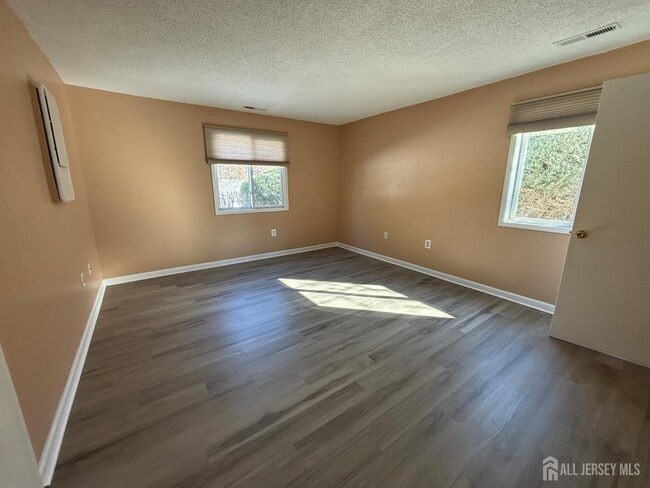 Building Photo - 2015 Aspen Dr