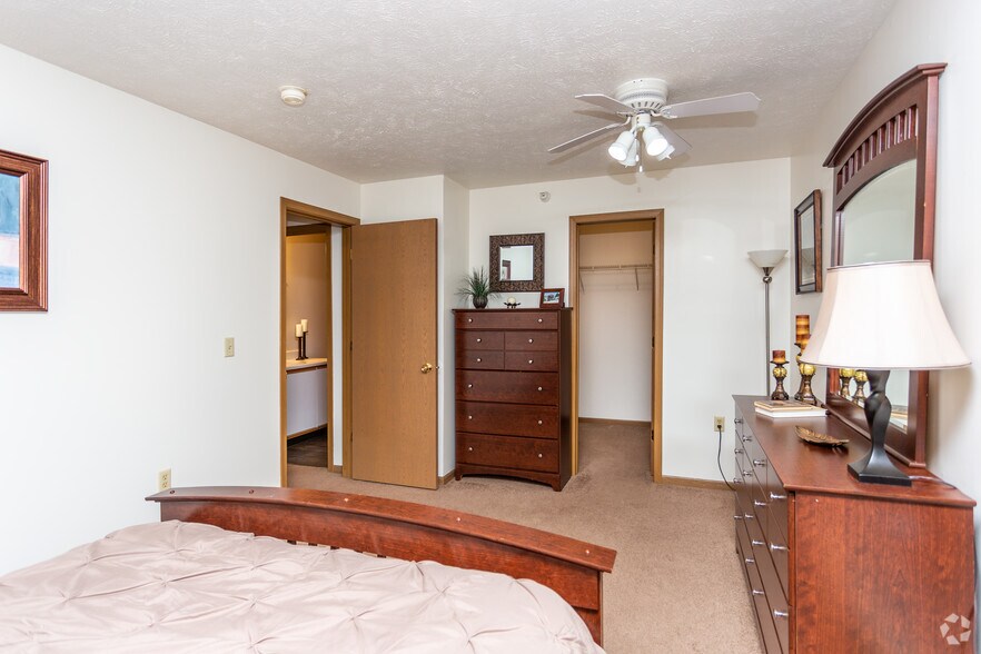 Griswold Estates Apartments 900 Griswold Ct Auburn IN 46706 Griswold Estates Apartments 900 Griswold Ct Auburn IN 46706