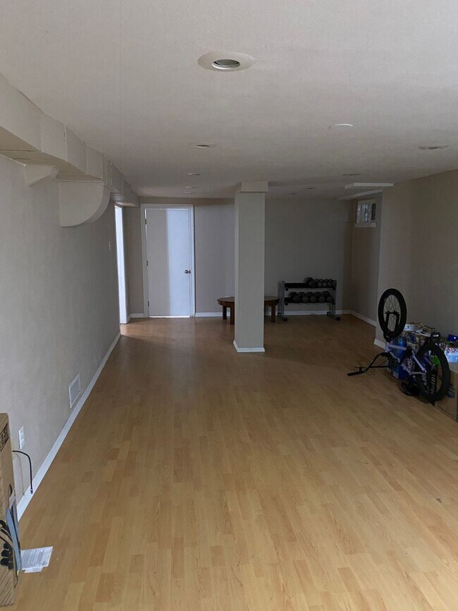 Building Photo - Mid Century Modern 3BD/2BA Arvada Home! Available 7/3/26!