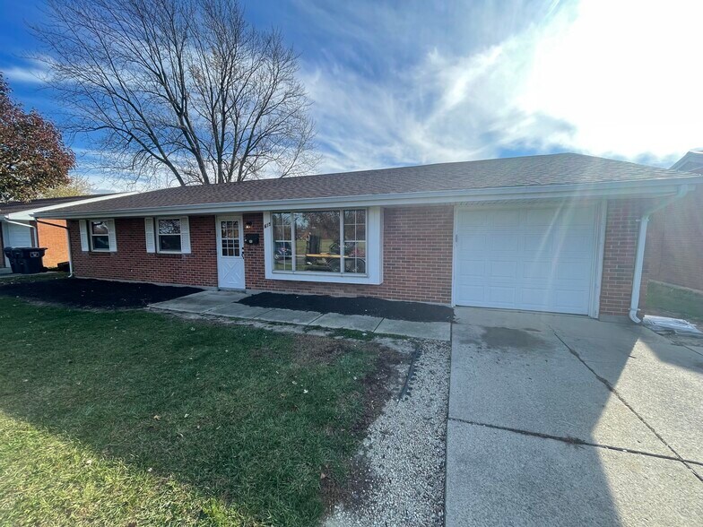 Primary Photo - 615 Brower Rd