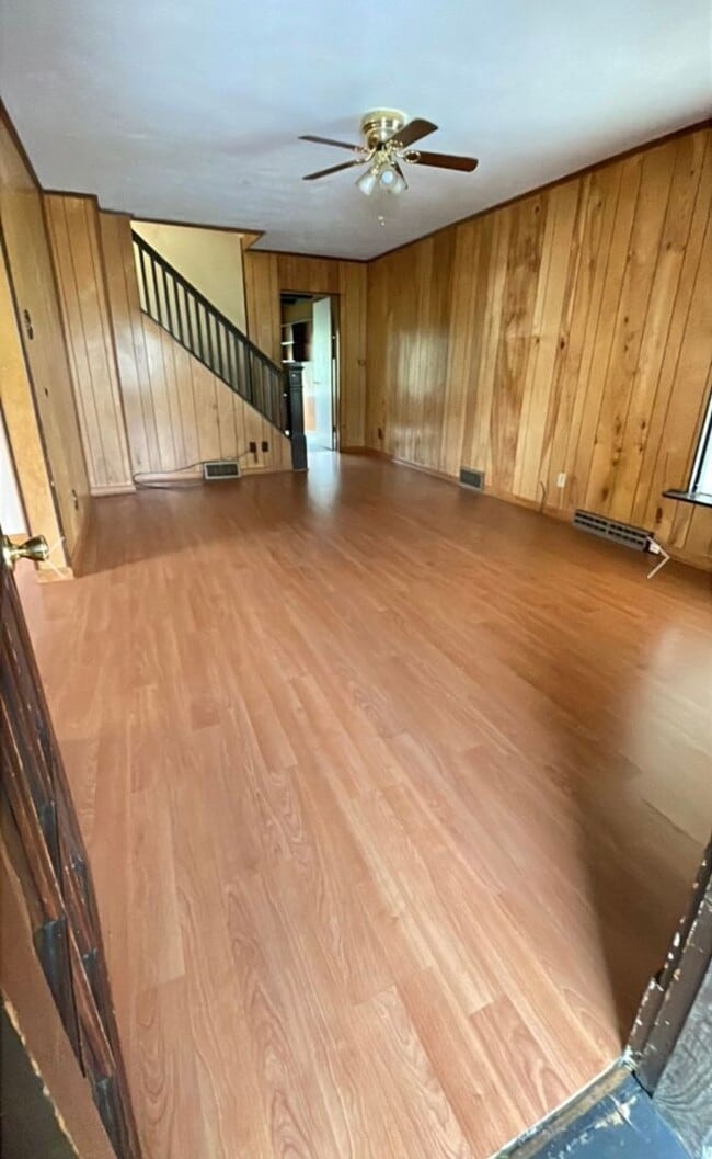 Building Photo - 2 Bedroom 2 Bath Home