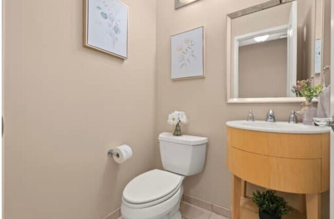 Building Photo - 92-1498 Aliinui Dr