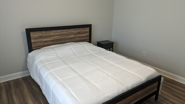 Building Photo - 2621 Macgregor Downs Rd