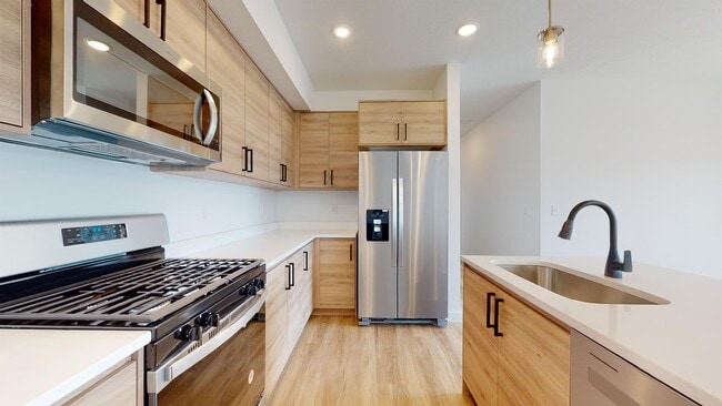 Building Photo - 1266 Sawmill Blvd