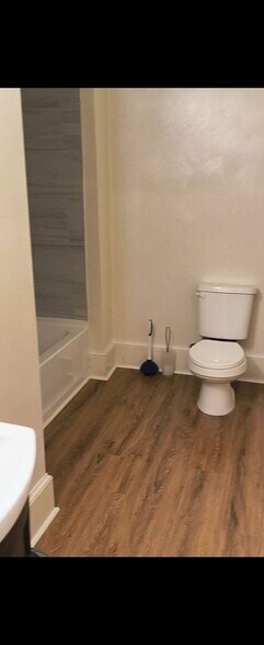 Building Photo - 1328 37th St