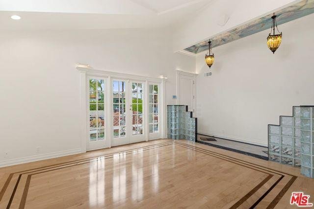 Building Photo - 3121 Stanford Avenue, Los Angeles, CA 9029...
