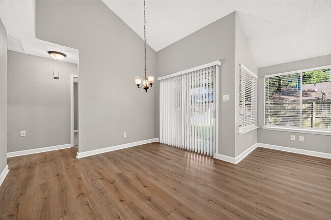 Building Photo - 14306 River Glen Dr