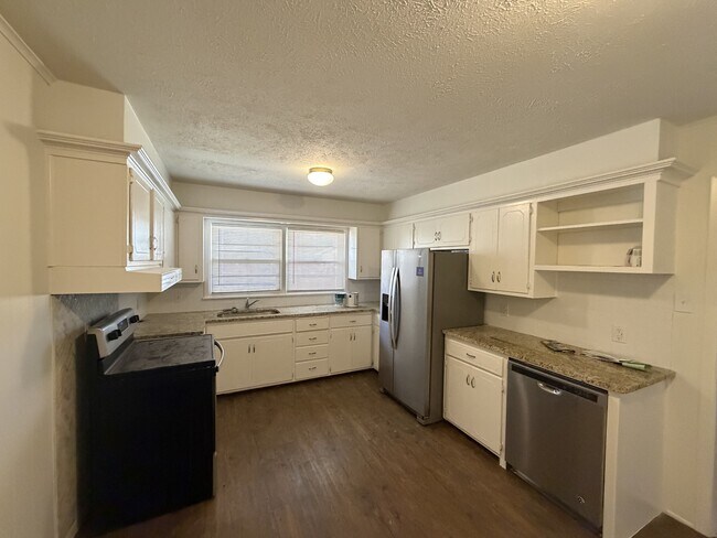 Building Photo - 3813 25th St