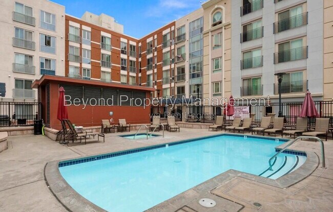 Building Photo - 450 J St