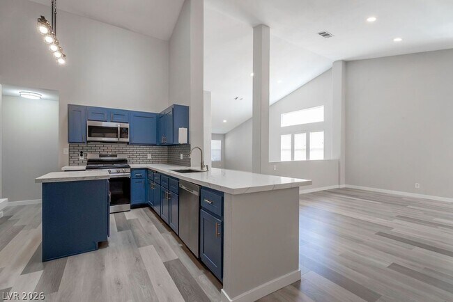 Building Photo - 1735 Navarre Ln