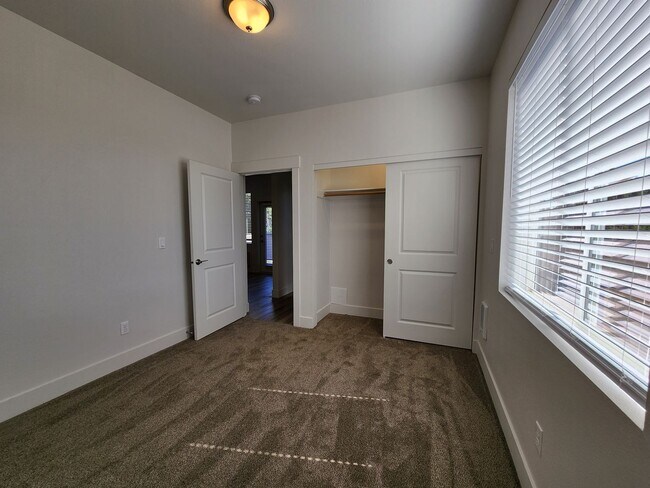 Building Photo - Beautiful Brand New Modern Apartment Homes...
