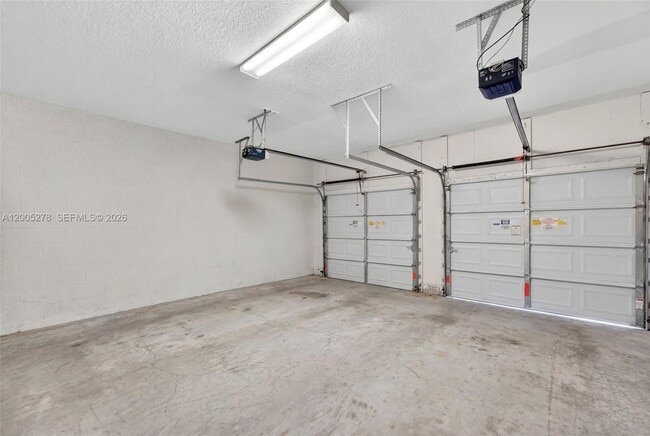 Building Photo - 19278 NE 6th Ave