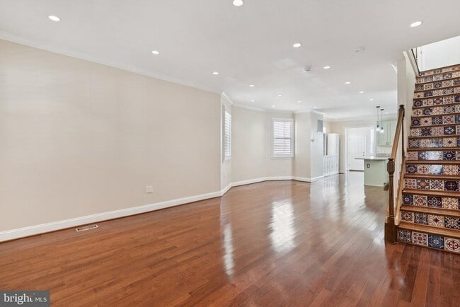 Building Photo - 908 Longfellow St NW