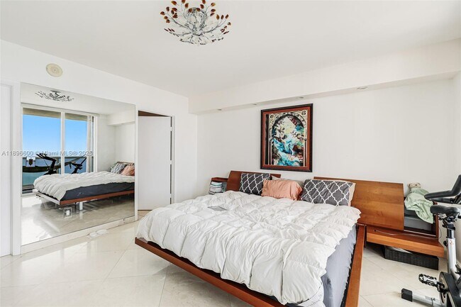 Building Photo - 1830 S Ocean Dr