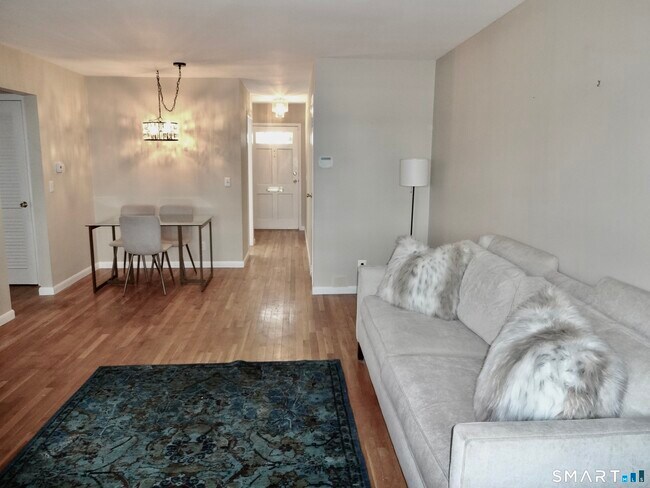 Building Photo - 245 Unquowa Rd