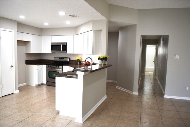 Building Photo - 18007 Forest Cedars Dr