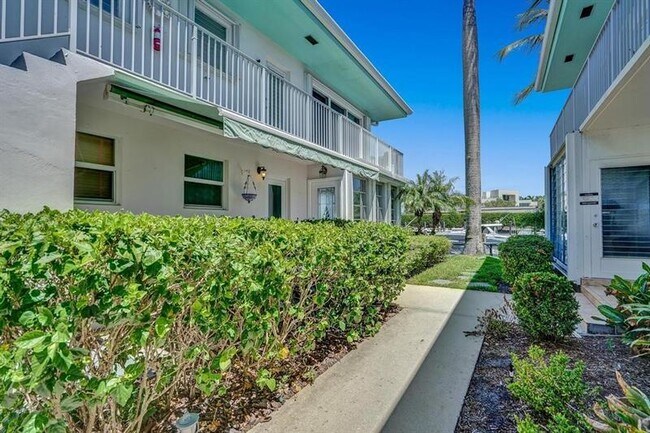 Building Photo - 180 Isle of Venice Dr