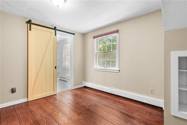 Building Photo - 6 Mary Ann Dr