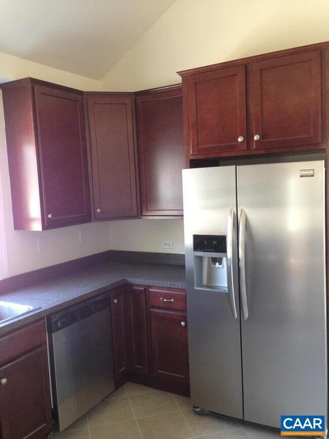 Building Photo - 1304 Avon St