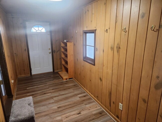 Building Photo - 1276 NE 52nd Ave