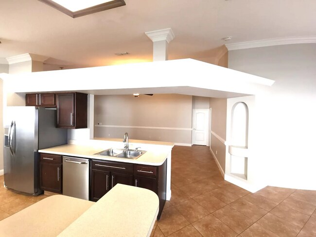 Building Photo - 14635 Keelford Way